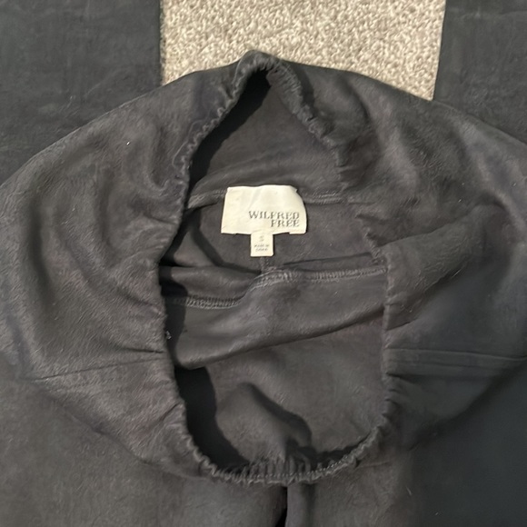 Aritzia Wilfred Free Daria Vegan Suede Leggings - Picture 3 of 4